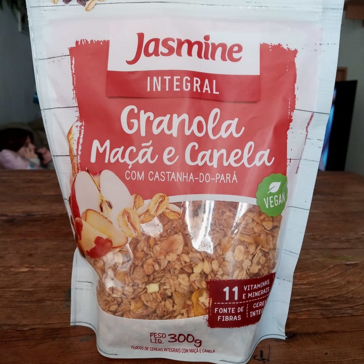photo of Jasmine Granola Integral Maçã e Canela shared by @luluca on  14 Nov 2021 - review