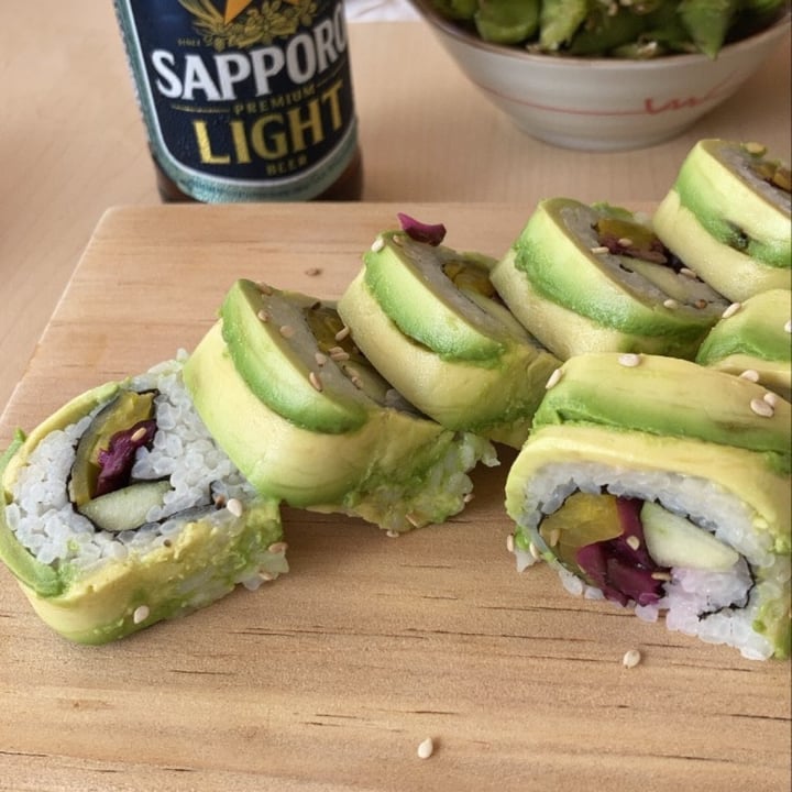 photo of Yamamoto Sushi vegano de aguacate shared by @samhofst on  26 Jun 2021 - review
