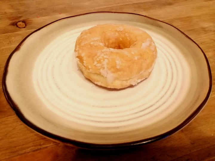 photo of Greggs Vegan Glazed Ring Doughnut shared by @nrc on  02 Jan 2020 - review