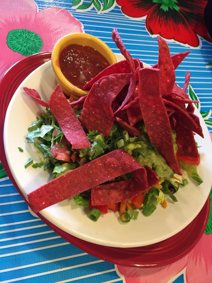 review photo of Three Gringos Mexican Grill Taco Salad shared by @soylove on 30 Oct 2018 - review