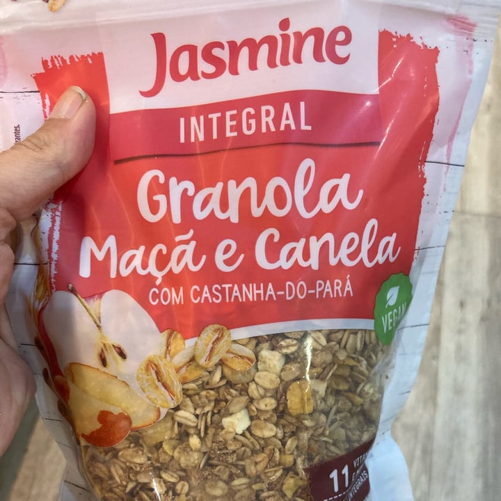 photo of Jasmine Granola Integral Maçã e Canela shared by @portalveganismoeamor on  12 Apr 2022 - review