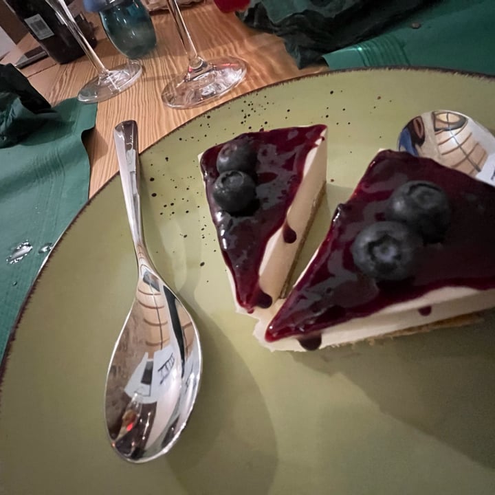 photo of O Viso Ecovillage Blueberry Cheesecake shared by @ambybevan on  01 Feb 2022 - review