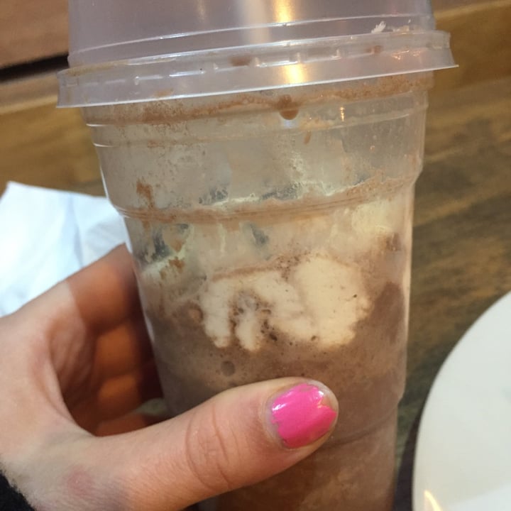 photo of OM - Vegan Coffe Shop & Beer Frappe Frozen Choko shared by @candegonzalezz on  30 Oct 2020 - review