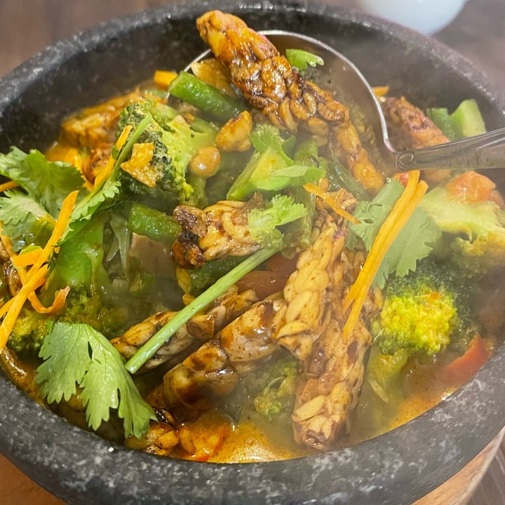photo of New Fut Kai Vegetarian Restaurant Panang Tempeh Curry shared by @greenbovine on  03 Jan 2022 - review