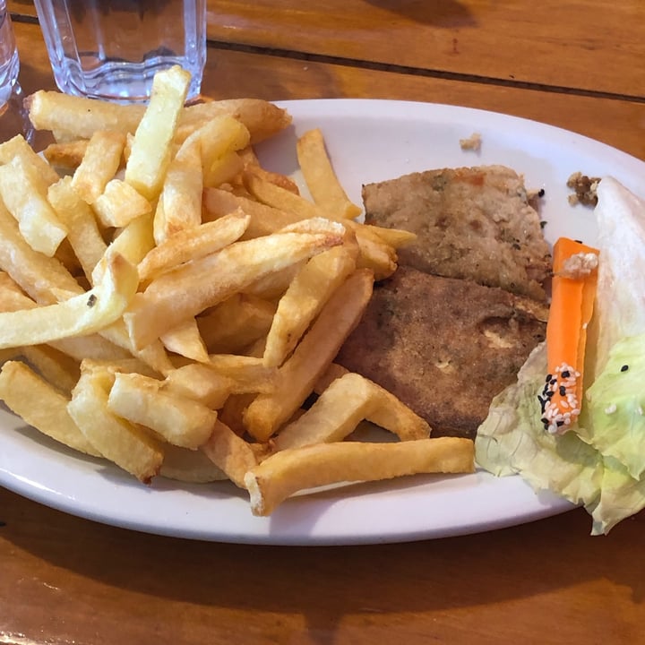 review photo of Monte Rojo " Restaurante - Bar " Milanesas de Tofu shared by @martuzoe on 30 Dec 2021 - review