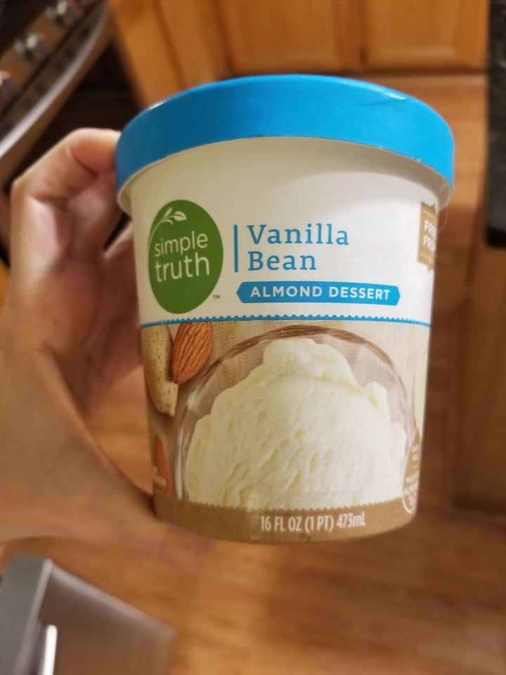 photo of Simple Truth Vanilla Bean Almond Dessert shared by @lizmaselli on  15 Mar 2019 - review