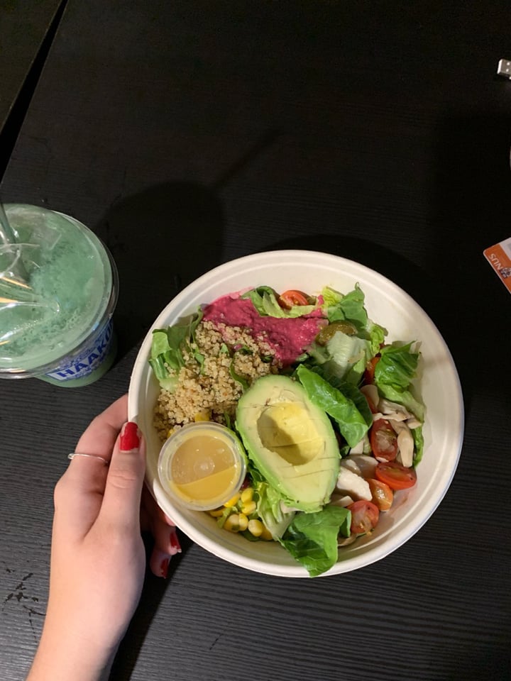 review photo of Haakon Superfoods and Juice Avocado vegan bowl shared by @poppyhenderson on 26 Apr 2019 - review