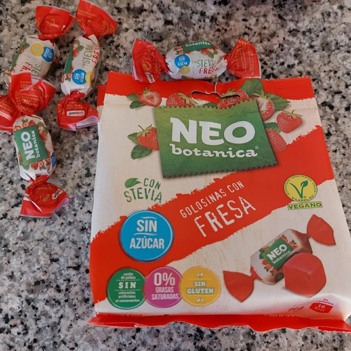 photo of Neo botanica Golosinas con fresa shared by @superraton on  11 Feb 2022 - review