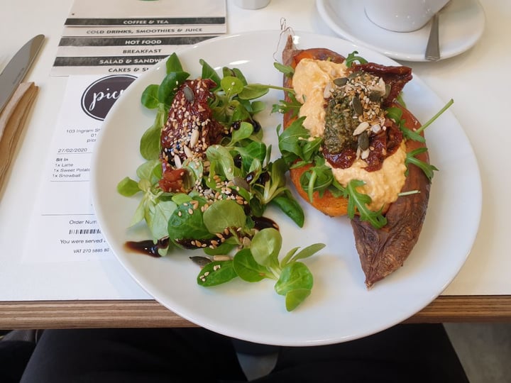 photo of Picnic Baked Sweet Potato With Hummus, Sundried Tomatoes, Pesto And Rocket shared by @andythevegan on  27 Feb 2020 - review