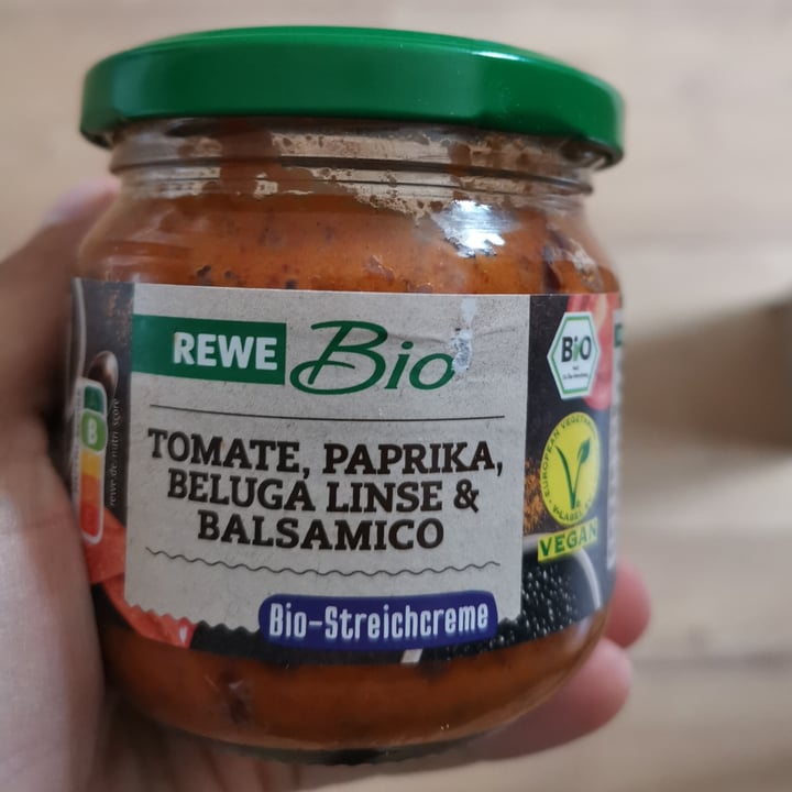 review photo of Rewe Bio Tomate, Paprika, Beluga Linse & Balsamico shared by @imahappyhonk on 25 May 2022 - review