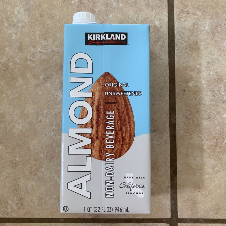photo of Kirkland Signature Unsweetened Almond Milk shared by @plantbasedpower1 on  18 Jul 2021 - review