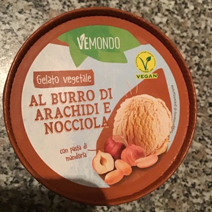 photo of Vemondo Gelato al burro di arachidi e nocciola shared by @soloag on  10 May 2022 - review