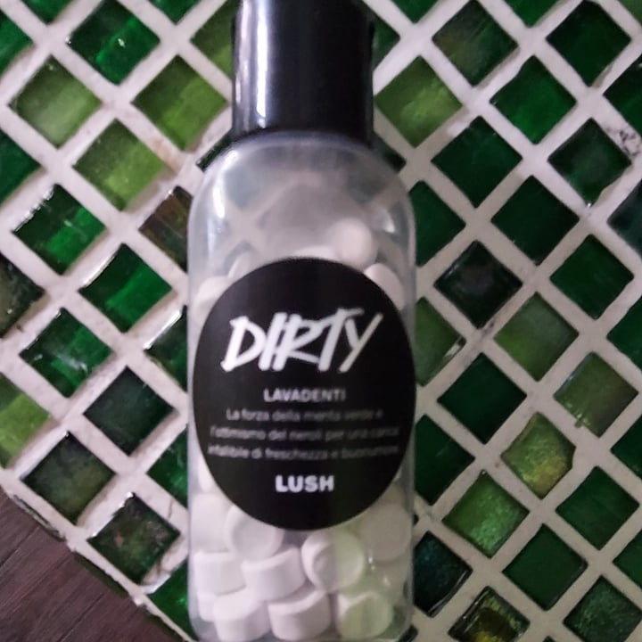 review photo of LUSH Fresh Handmade Cosmetics Dirty Lavadenti shared by @opheliatheopheliac on 17 Apr 2022 - review