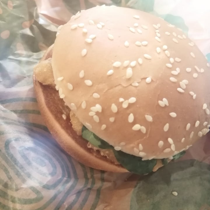 photo of Burger King Plant-based Whopper shared by @ginn on  15 Apr 2022 - review