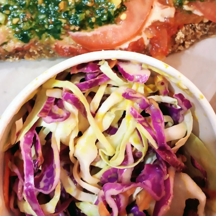 photo of Crisana Plant Based (Delivery y Take Away) Ensalada coleslaw shared by @enchisparte on  04 Mar 2022 - review