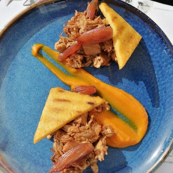 photo of Romeow Cat Bistrot Jack fruit arrosto, crostone di polenta ai 5 cereali, crema di zucca e scalogno in agrodolce shared by @camillaaa on  08 Apr 2021 - review