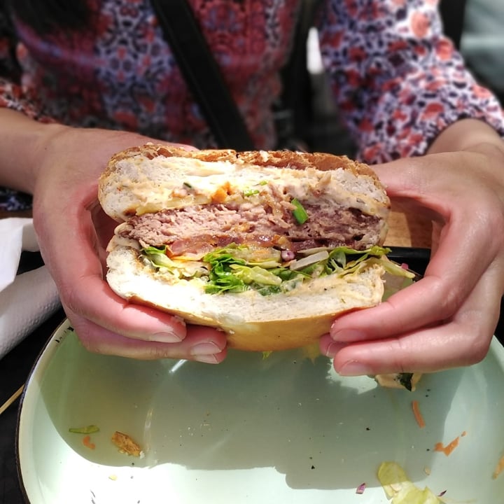 review photo of Lekker Vegan Kloof Beyond Burger shared by @lyc on 13 Feb 2021 - review