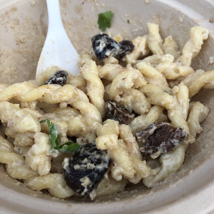 photo of Reverie Mobile Kitchen (Food Truck) Smoked Gouda Mac and Cheeze shared by @annettej on  24 Apr 2019 - review