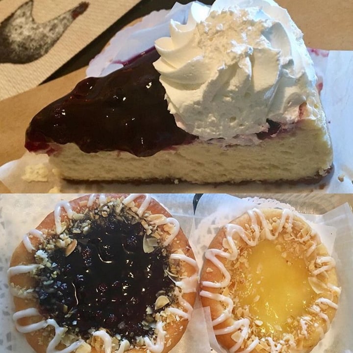 review photo of Vegan Danish Bakery Blueberry cheesecake and blueberry/lemon danish shared by @mellowyellow on 30 Apr 2020 - review
