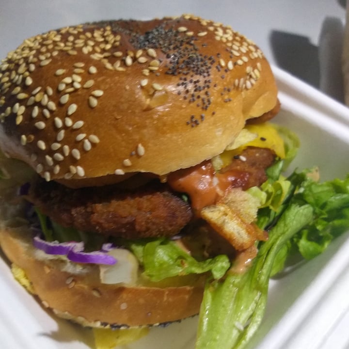 photo of Lekker Vegan Kloof Crunchy burger shared by @missrachelle on  02 Sep 2020 - review