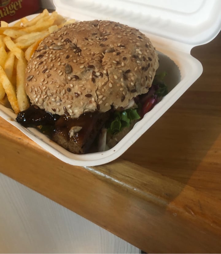 photo of The Fussy Vegan Seitan Rib Burger shared by @tsbarker on  04 Jul 2020 - review
