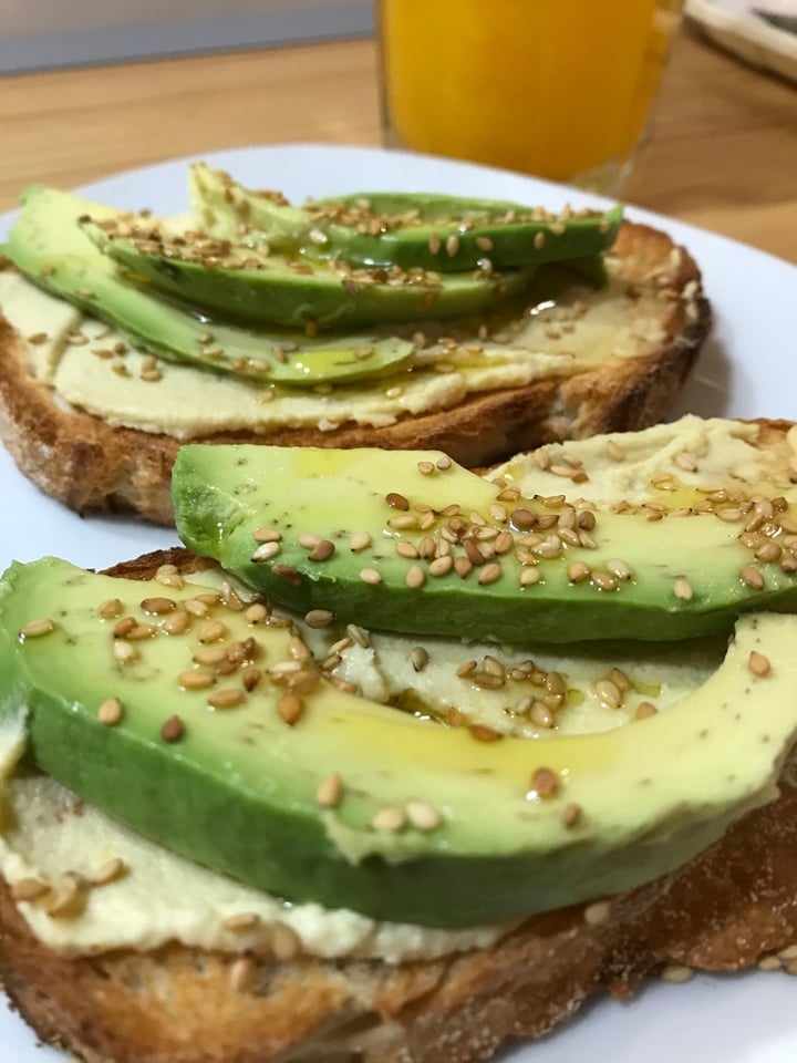 review photo of Santagloria Coffee & Bakery Tostadas de Aguacate y Humus shared by @veggo on 26 Jan 2020 - review