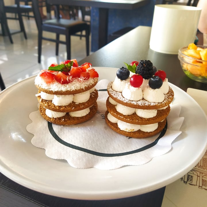 review photo of Hotel Augustus Dolcetto con panna shared by @giupa on 07 Aug 2022 - review