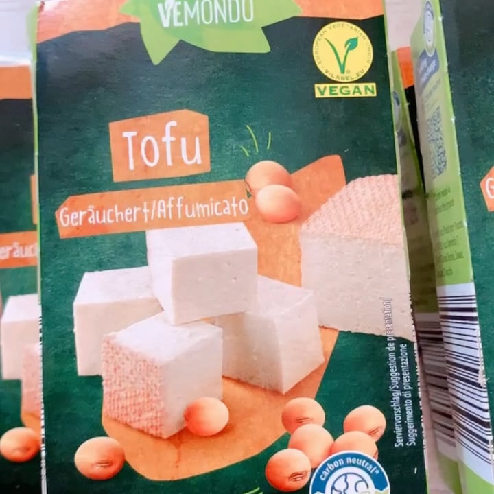 photo of Vemondo  Tofu Affumicato shared by @pamelapagnin on  28 Aug 2022 - review