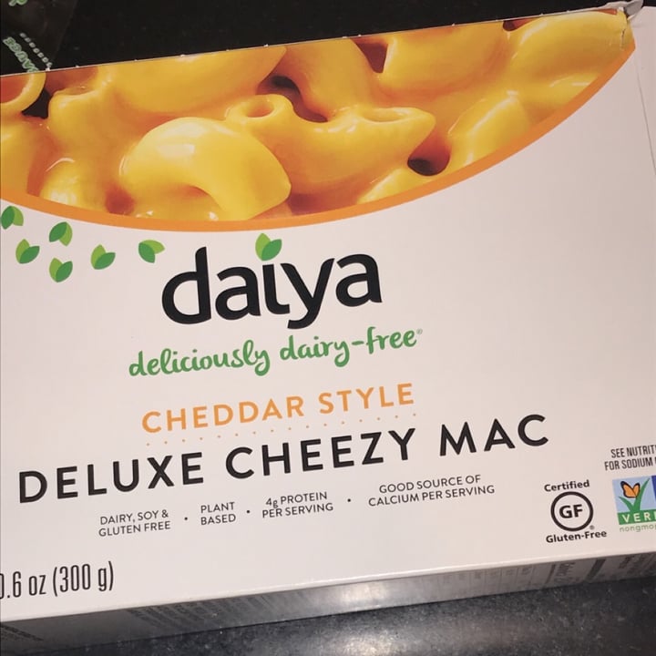 review photo of Daiya Cheddar Style Deluxe Cheezy Mac shared by @aylaeliz on 10 Sep 2020 - review