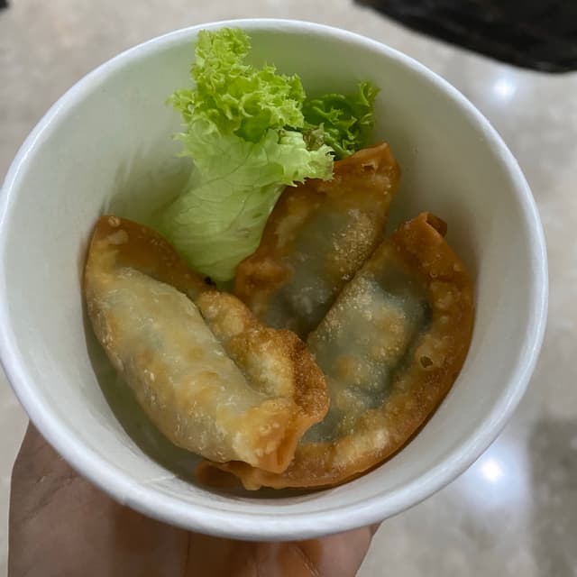 菜肴“Fried Mixed Veg Gyoza”的照片
