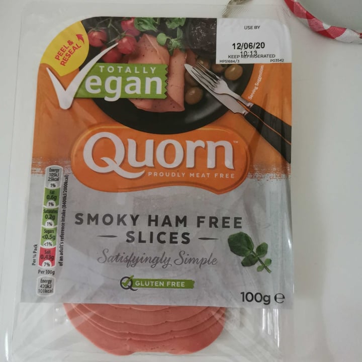 review photo of Quorn Smoky Ham Free Slices shared by @dudagraziano on 27 May 2020 - review