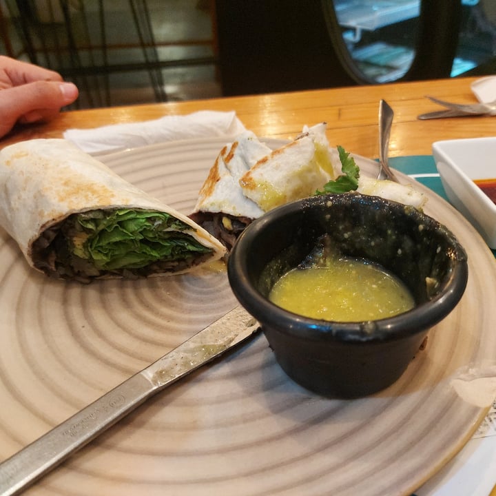 photo of Aura Vegana Burrito de la Tierra shared by @pablo39 on  02 Mar 2021 - review