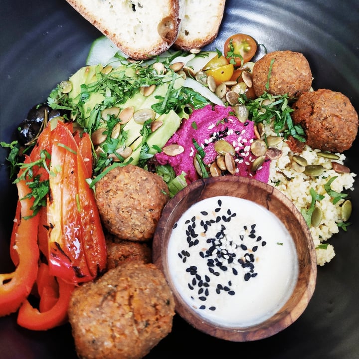 photo of Koloni Cafe Mediterranean Falafel Bowl shared by @humanimal on  21 Sep 2020 - review