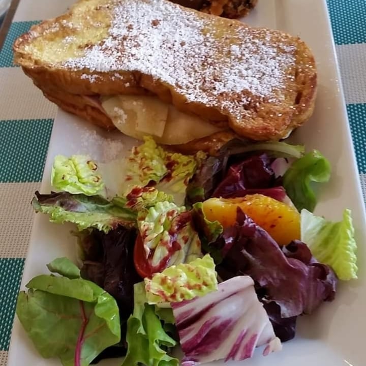 photo of La Caja de Madera Pan frances shared by @karlaroag on  21 May 2020 - review