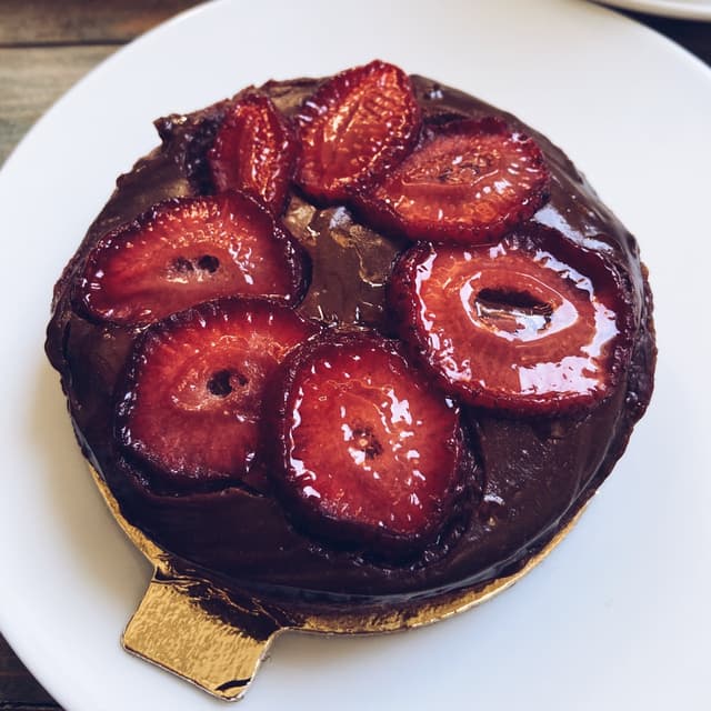Photo of the dish “Torta al cioccolato con fragole”