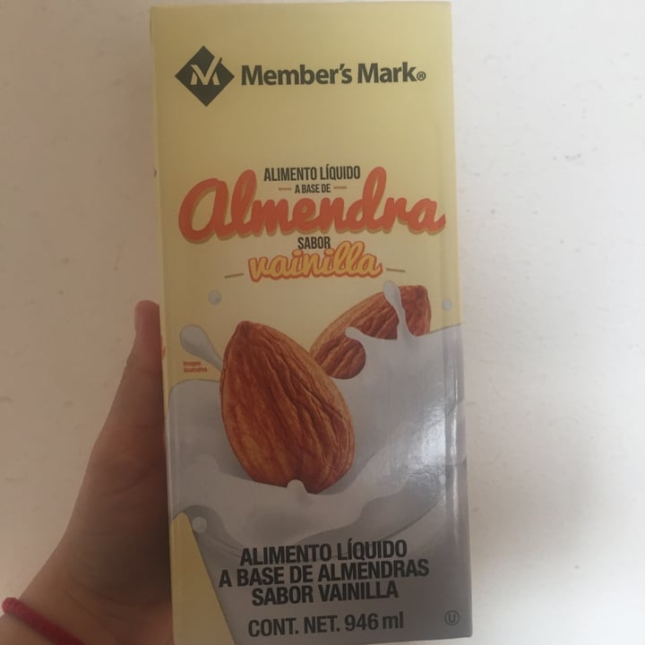 photo of Member's Mark  Alimento líquido a base de Almendra Sabor Vainilla shared by @isasalazar on  14 Oct 2021 - review