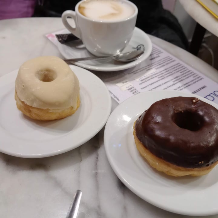 photo of Dolce&Vegana enjoy ethically donuts shared by @txema on  19 Nov 2022 - review