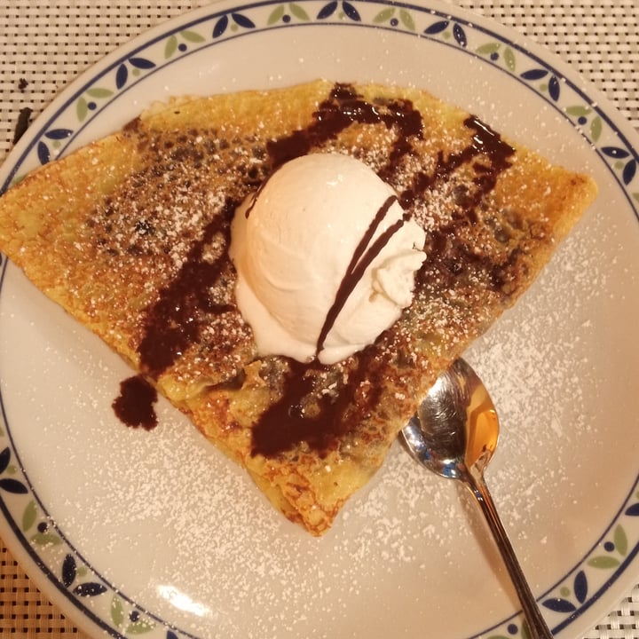 photo of Paradiso pizzeria Gelateria Crêpe con Monella e Gelato di riso shared by @squirrelmops on  27 Jun 2022 - review