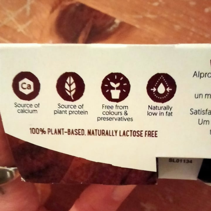 review photo of Alpro Devilishly Dark Chocolate Plant-based Dessert shared by @naturalmentearia on 28 Mar 2022 - review