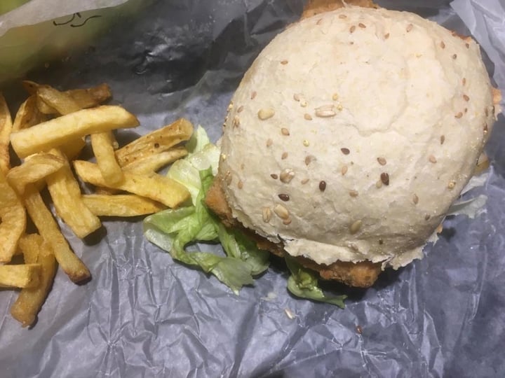 photo of Casa Mhia Hamburguesa De Tofu Crispy shared by @maggiekoglot on  25 Feb 2020 - review