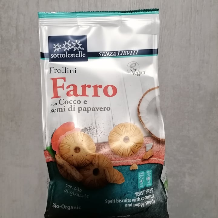 review photo of Sottolestelle Frollini di Farro con cocco e semi di papavero shared by @greti on 10 Jun 2022 - review