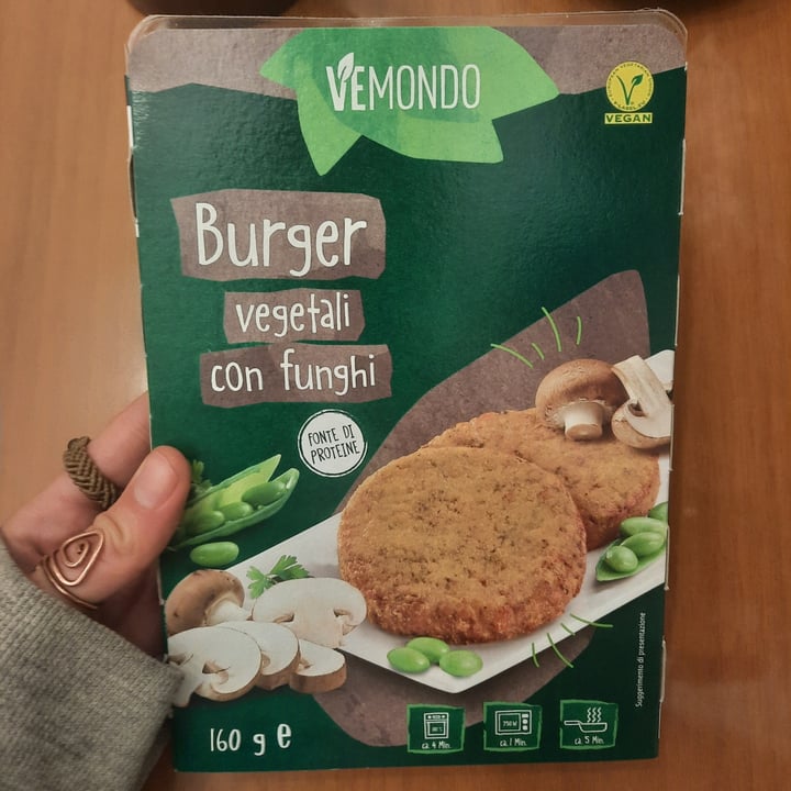 photo of Vemondo Burger Vegetali con Funghi shared by @silvialuli on  28 Dec 2021 - review