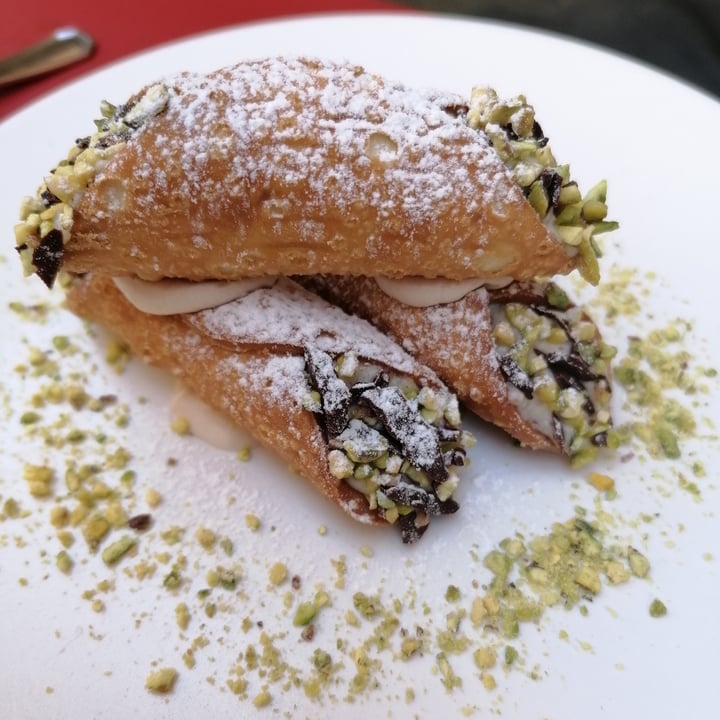 photo of Interno TRE Cannoli siciliani shared by @micheladallavalle on  15 May 2022 - review