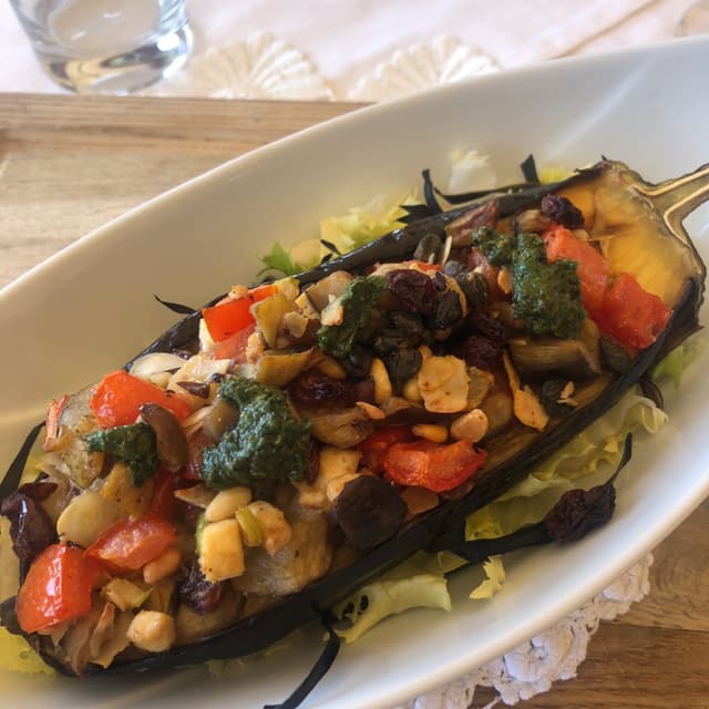 Photo of the dish “Barchetta Di Melanzane Con Verdure Miste E Pesto Vegan”