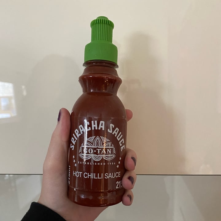 photo of Go Tan Sriracha Hot Chili Sauce shared by @holasoymylk on  13 Oct 2021 - review