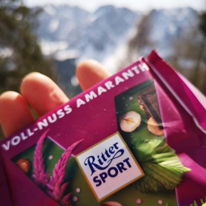 review photo of Ritter Sport Voll-Nuss Amaranth shared by @marioveg on 12 Apr 2022 - review