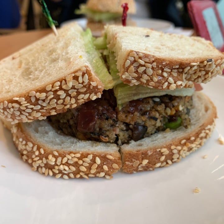 photo of Cedele Bakery Café Teriyaki Mushroom Millet Burger shared by @jashment on  24 Jan 2020 - review