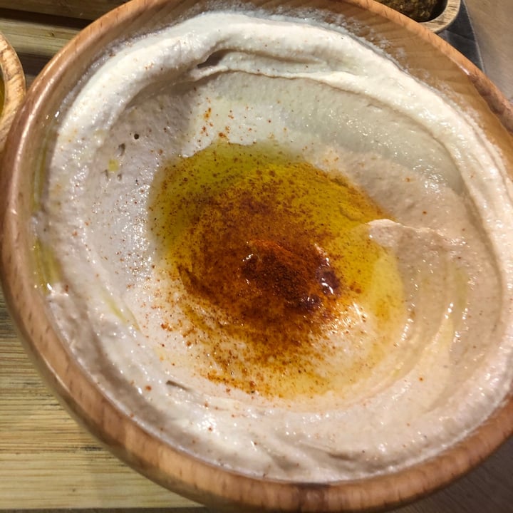 photo of Pita Bakery Hummus (300g tub) shared by @meltingpotatoes on  27 Feb 2021 - review