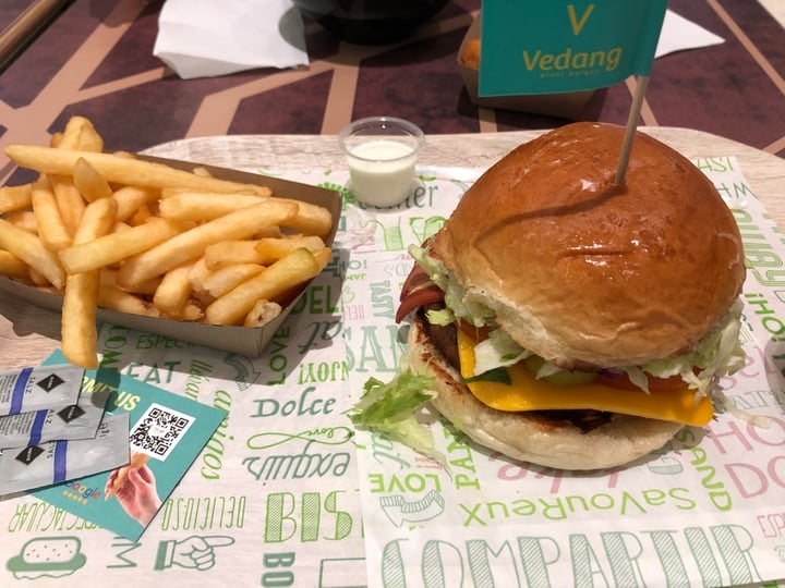 photo of Vedang - plant burger (Alexa) Beyond Meat Burger shared by @aloha88 on  01 Jan 2020 - review