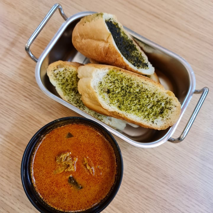 photo of Veggie House Curry Bread shared by @parismelody on  19 Nov 2021 - review